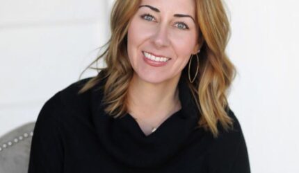 App Headshots - Chelle Ando
