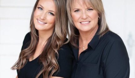 App Headshots - Jennifer & Kelsey Hughes